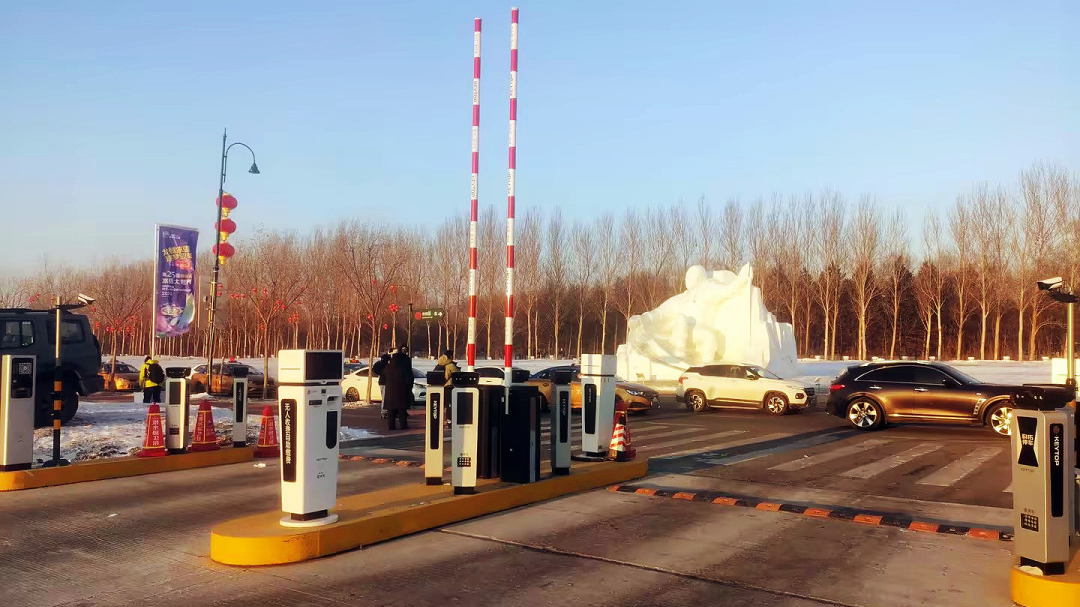 “尔滨”强势出圈,华体汇体育综合智慧停车助力多个景区迎接“八方来客” “尔滨”强势出圈,华体汇体育综合智慧停车助力多个景区迎接“八方来客”